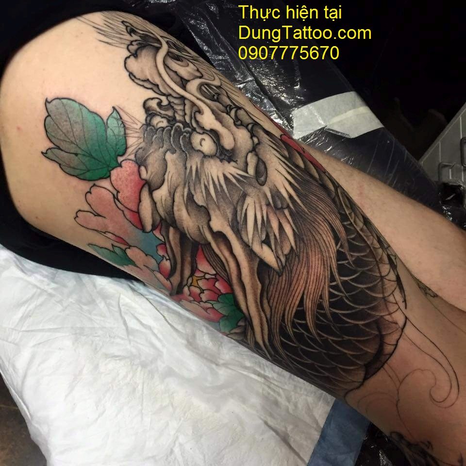 Hình xăm rồng ẩn hoa trên chân theo ý khách chưa xong (80%) Dũng thực hiện 0907775670