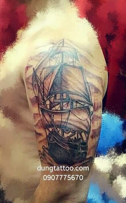 Hình xăm thuyền buồm cho anh người Mỹ về thăm quê vợ Dũng đã xong- 0907775670