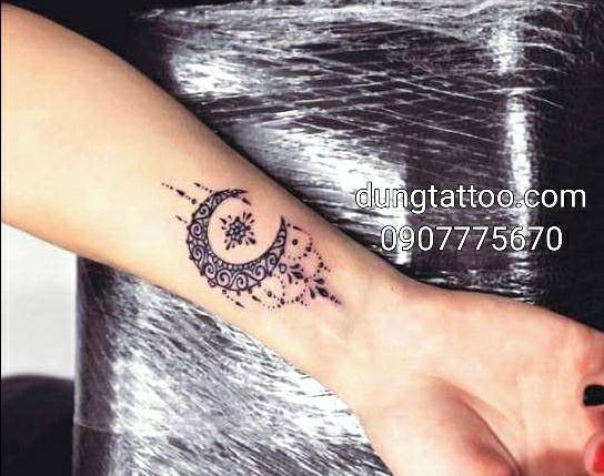 hình xăm hoa văn ngôi sao mặt trăng nữ dũng thực hiện 0907775670